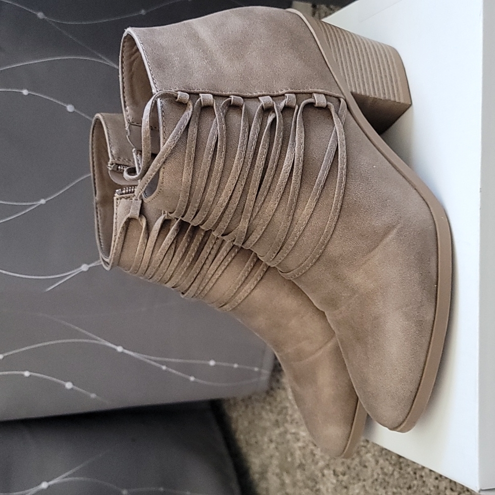 Justfab Adaline Taupe Booties 8.5
